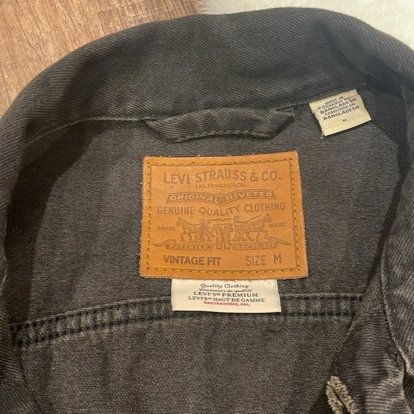Levi’s Vintage Fit Black Jean Jacket - Picture 2 of 5